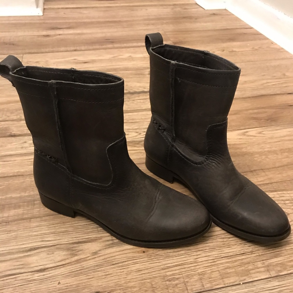 NWOT FRYE Boots